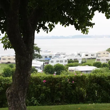 منتجع Laerkelunden Camping & Cottages *